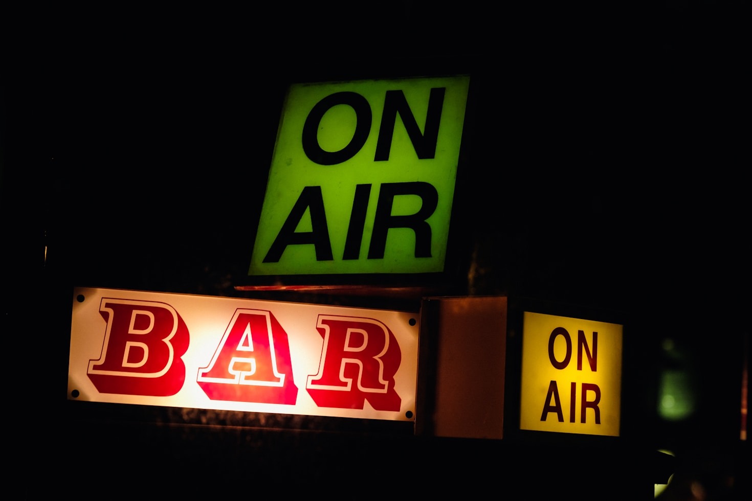 Antwerp’s Local Stories, One Broadcast at a Time